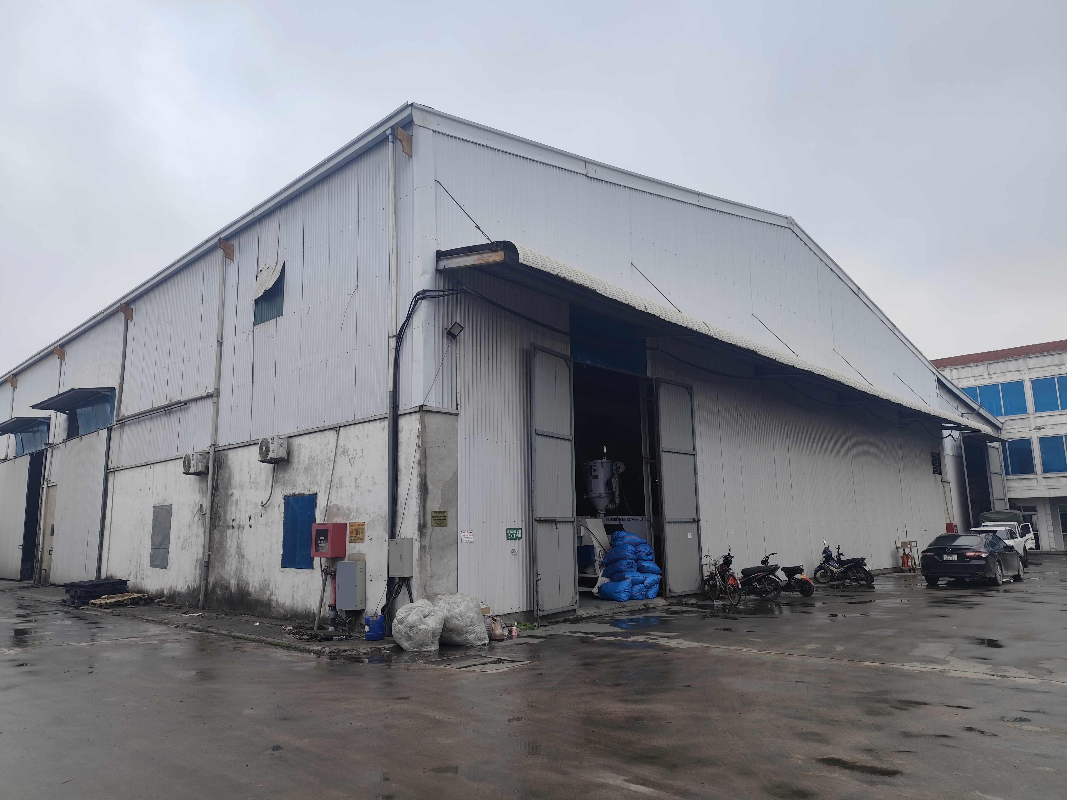 Outer view of workshop.jpg
